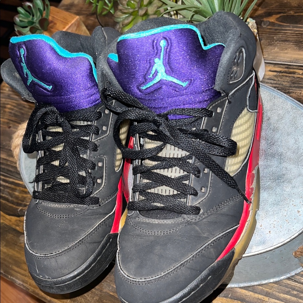 Jordan Men’s Black, Purple & Teal Basketball Shoes